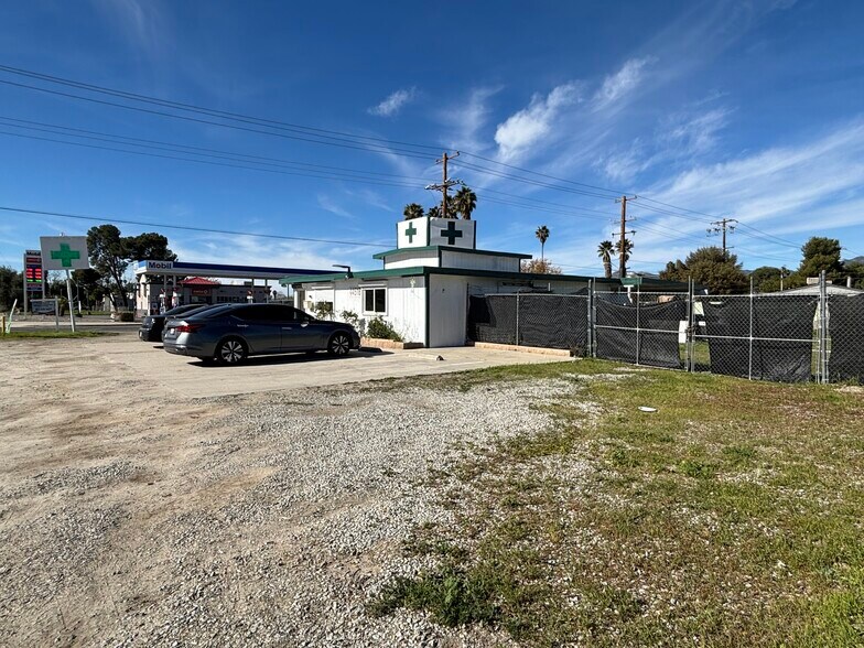 44518 Florida Ave, Hemet, CA à vendre - Photo de l’immeuble – Image 2 sur 7