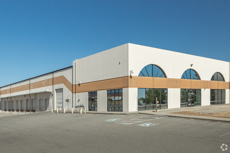 1100 Marauder St, Chico, CA à louer - Photo de l’immeuble – Image 1 sur 29