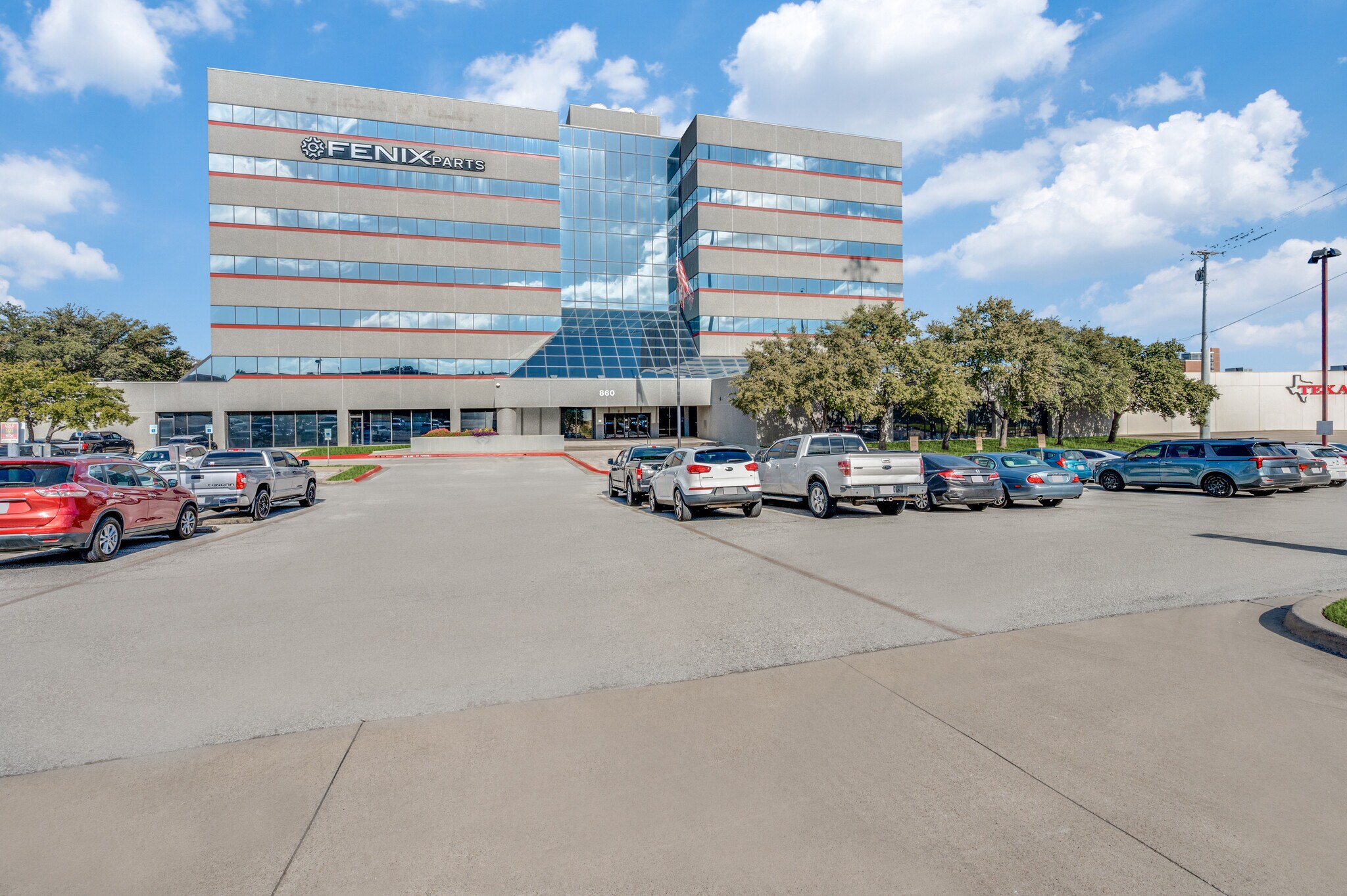 860 W Airport Fwy, Hurst, TX à louer Photo principale– Image 1 sur 8