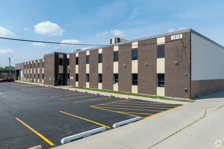 1810 N 5th Ave, River Grove, IL à louer - Photo de l’immeuble – Image 3 sur 8