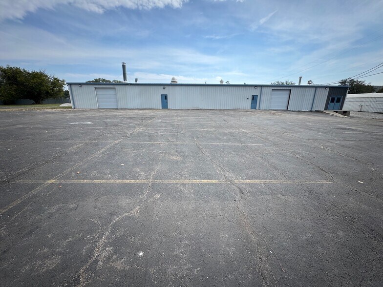 300 N Marion St, Olathe, KS à louer - Photo de l’immeuble – Image 2 sur 8