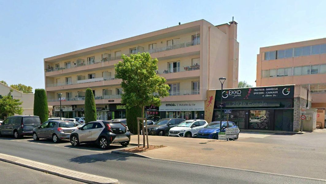 Local commercial dans La Seyne-sur-Mer à louer Photo de l’immeuble– Image 1 sur 3