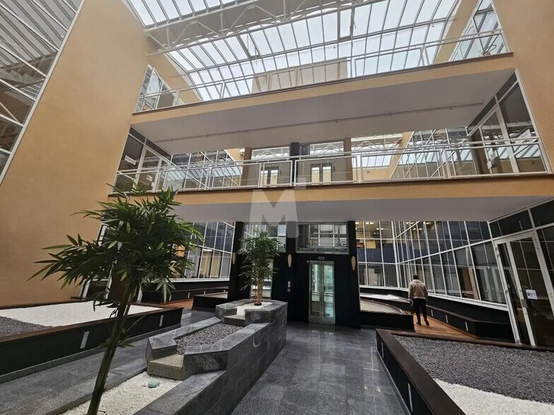 Bureau dans Villebon-sur-Yvette à vendre - Photo de l’immeuble – Image 3 sur 11