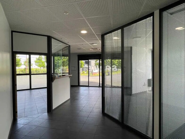 Bureau dans Breuil-le-Sec à louer - Photo de l’immeuble – Image 1 sur 1