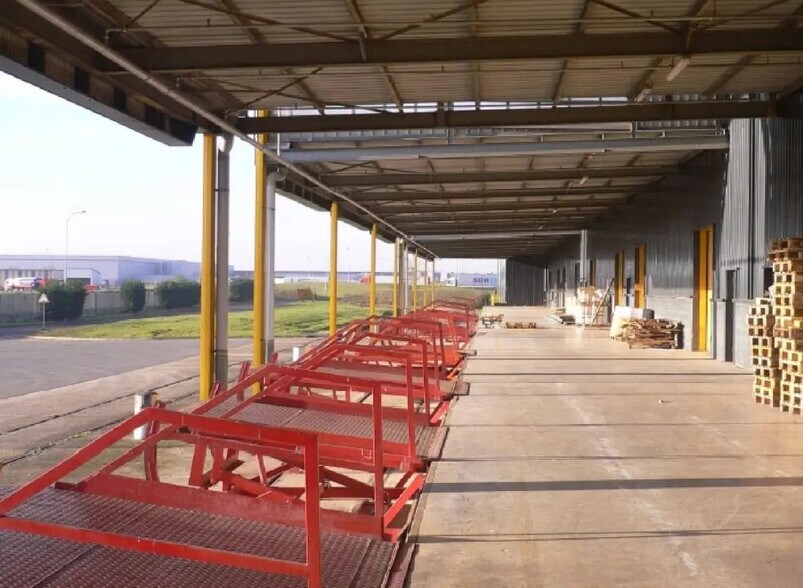 Industriel/Logistique dans Mitry-Mory à louer - Photo de l’immeuble – Image 2 sur 8