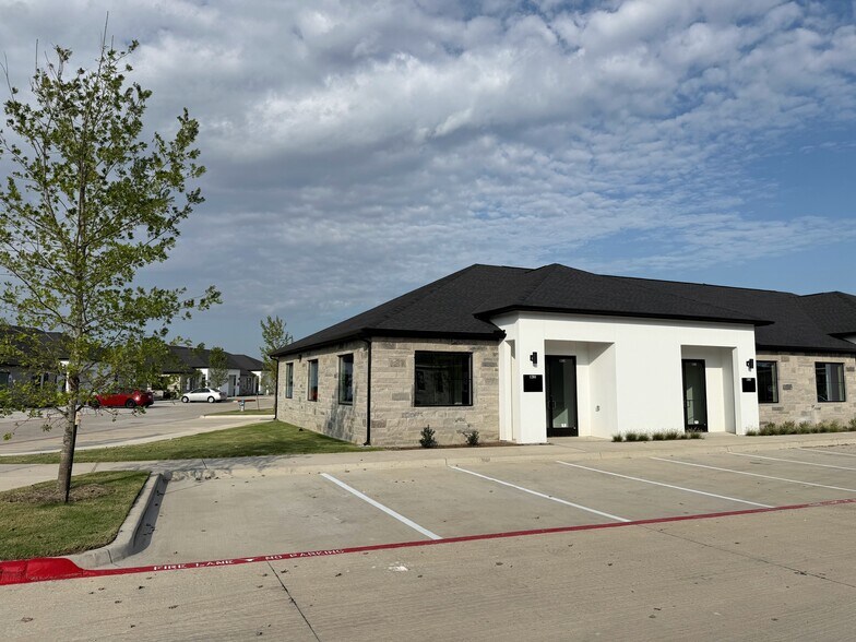 6000 Alma Rd, McKinney, TX à louer - Photo de l’immeuble – Image 3 sur 42