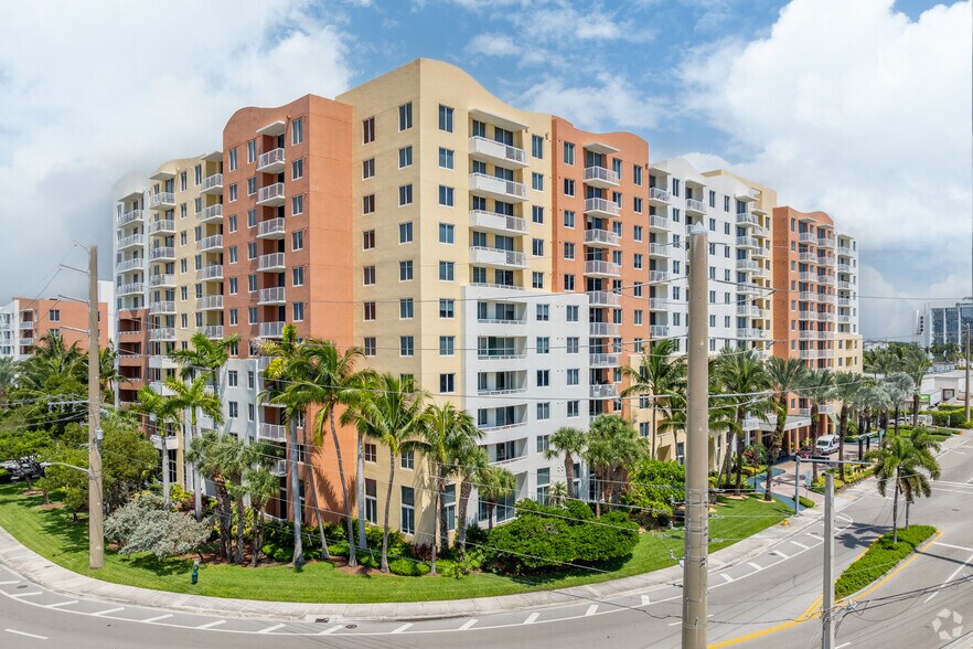 18800 NE 29th Ave, Aventura, FL à louer - Photo de l’immeuble – Image 2 sur 5