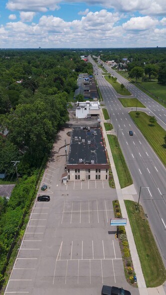 17421-17321 Telegraph Rd portefeuille de 2 biens à vendre sur LoopNet.fr - Vidéo sur l’annonce professionnelle – Image 2 sur 29
