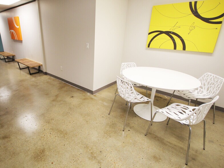 7322 Southwest Fwy, Houston, TX à louer - Photo intérieure – Image 3 sur 8