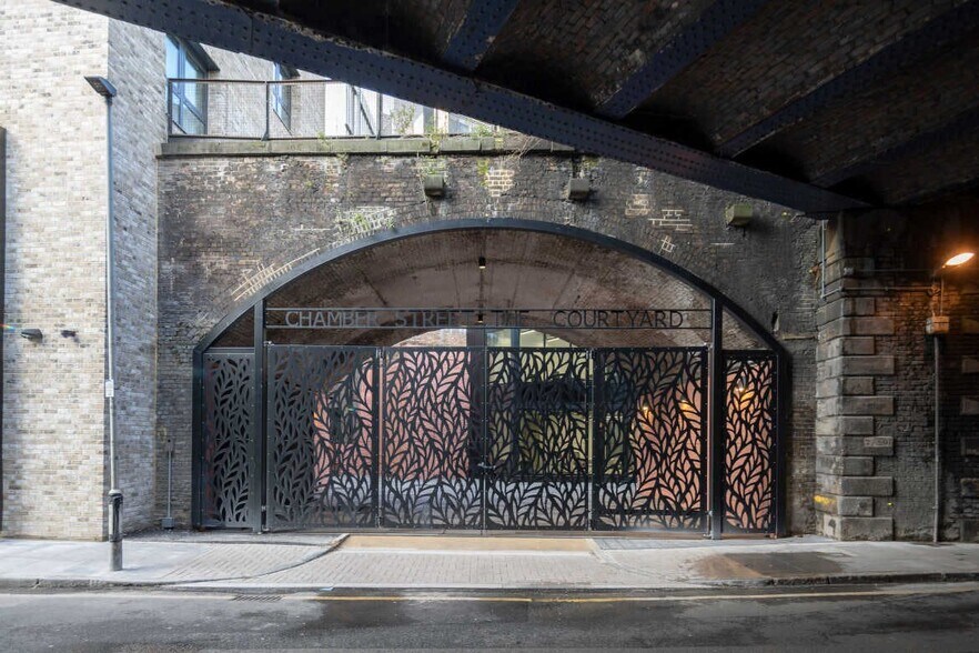 57 Chamber St, Londres à louer - Photo de l’immeuble – Image 1 sur 3