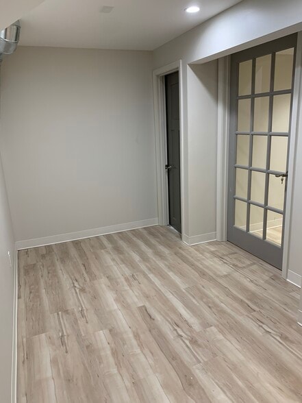 1026-1028 E Riverside Blvd, Loves Park, IL à louer - Photo intérieure – Image 3 sur 16