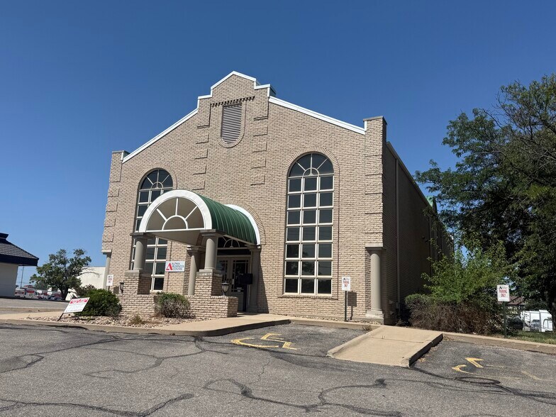 2251 N Woodlawn Blvd, Wichita, KS à vendre - Photo de l’immeuble – Image 3 sur 26