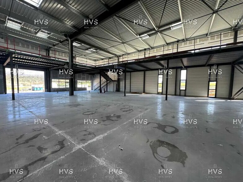 Local d'activités dans Rousset à vendre - Photo intérieure – Image 2 sur 8