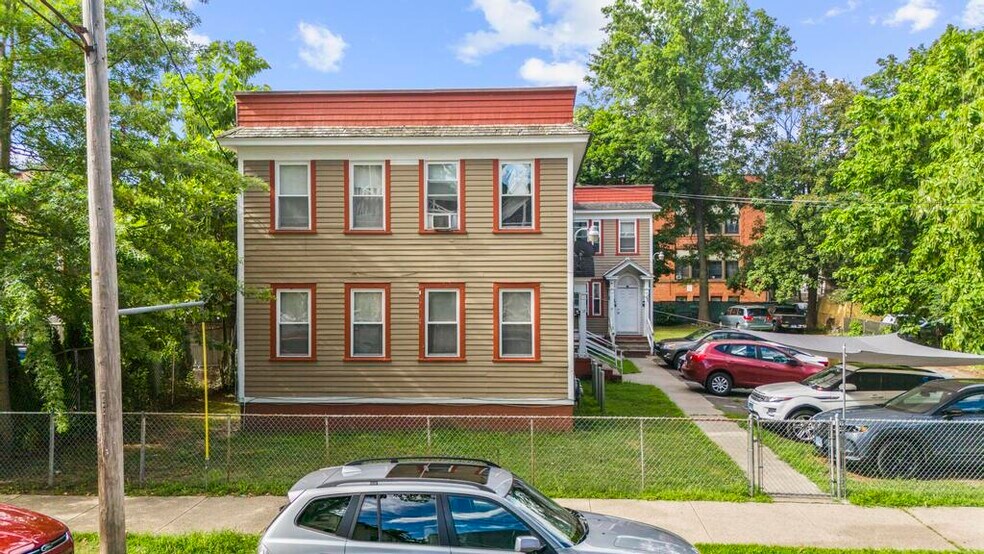 12 Lilac St, New Haven, CT à vendre - Photo de l’immeuble – Image 2 sur 12