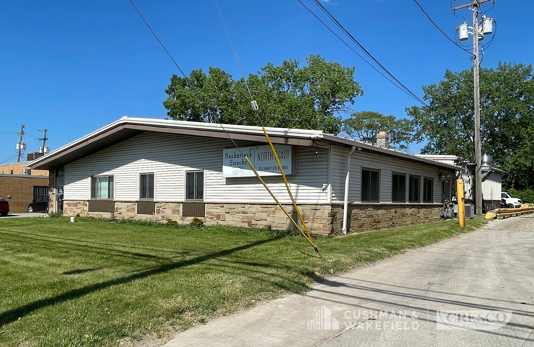 5121 W 161st St, Brook Park, OH à louer Photo principale– Image 1 sur 4