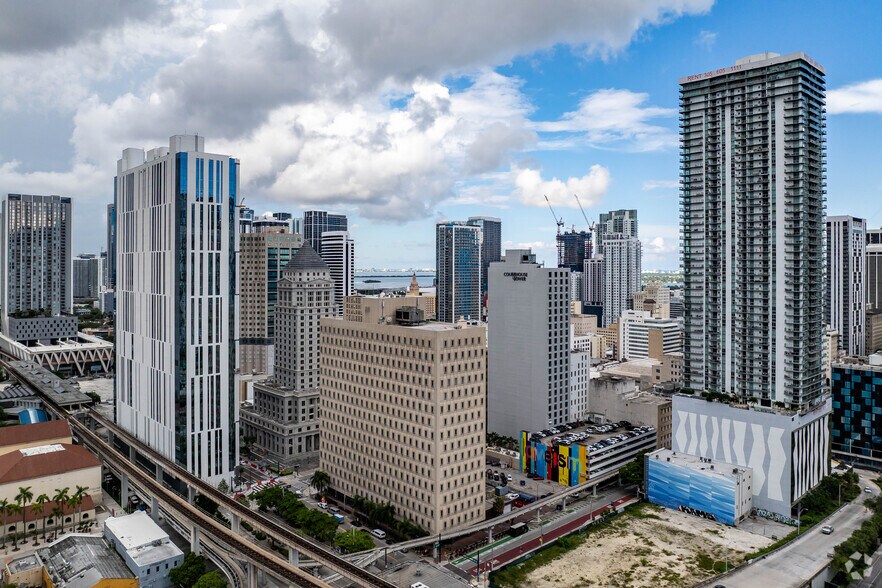 66-68 W Flagler St, Miami, FL à vendre - Photo de l’immeuble – Image 2 sur 30