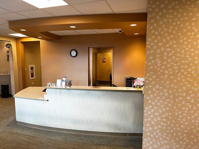 13 Healthcare Dr, Rochester, NH à louer - Photo de l’immeuble – Image 2 sur 5