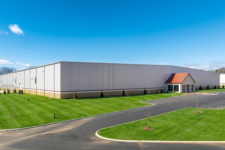 619 American Way, Grenada, MS à louer - Photo de l’immeuble – Image 2 sur 5