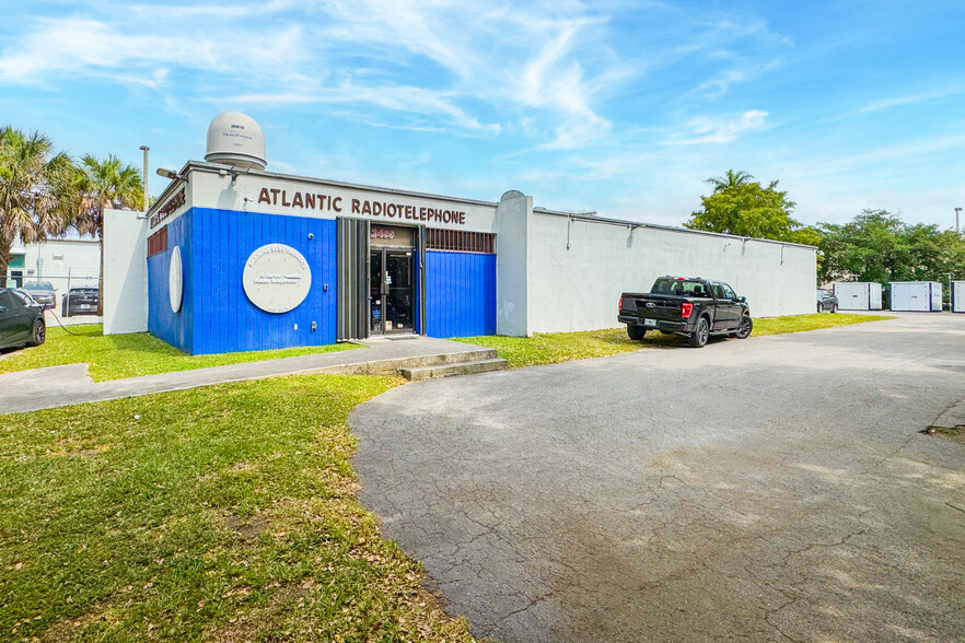 2495 NW 35th Ave, Miami, FL à vendre - Photo de l’immeuble – Image 2 sur 9