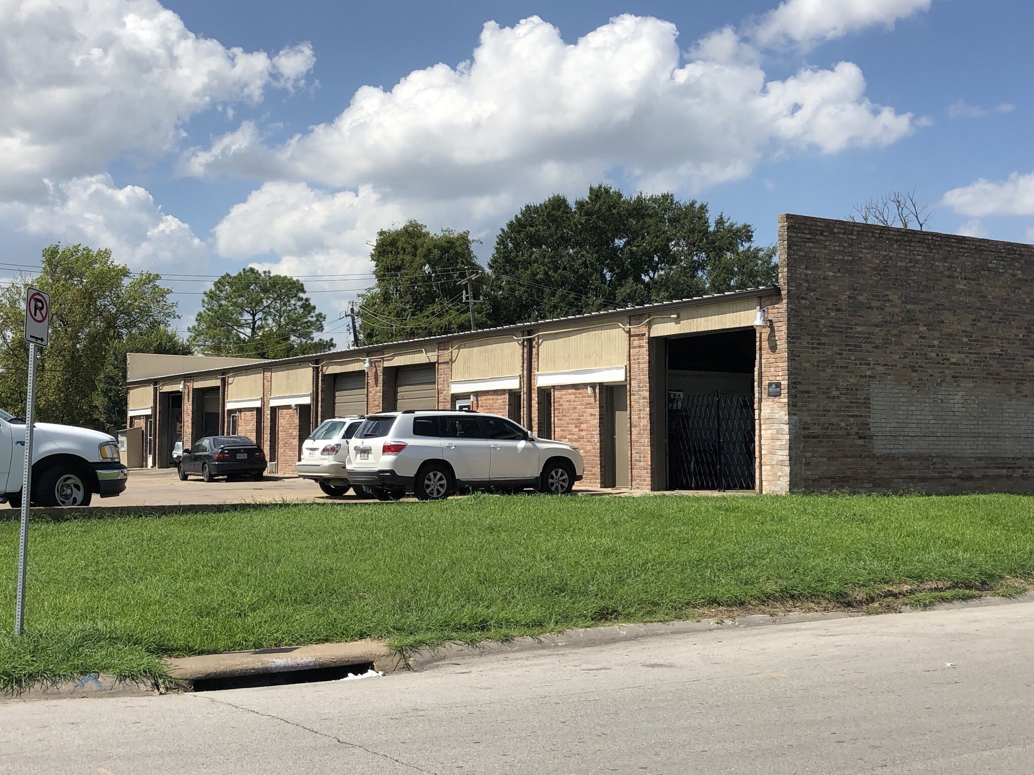 7000 Baneway Dr, Houston, TX à louer Photo principale– Image 1 sur 6