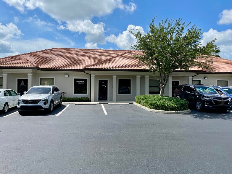 12-Unit Fully Leased Office Investment portefeuille de 12 biens à vendre sur LoopNet.fr - Photo de l’immeuble – Image 3 sur 7