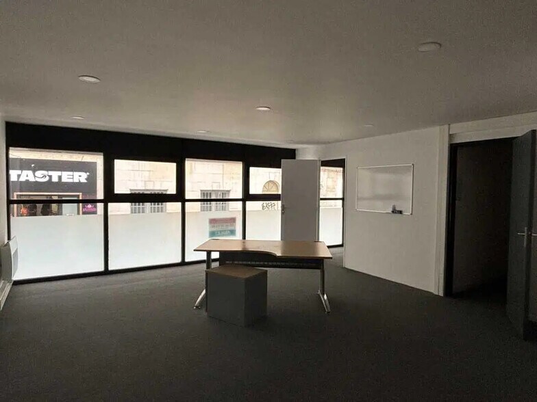 Bureau dans Bordeaux à louer - Photo de l’immeuble – Image 1 sur 5