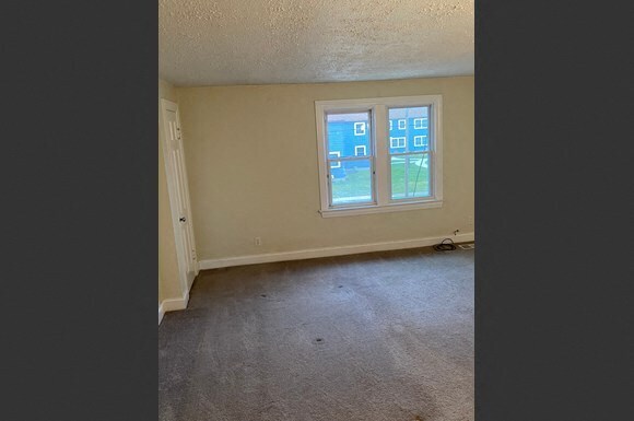 633 Englewood Ave, Buffalo, NY à vendre - Photo de l’immeuble – Image 2 sur 9