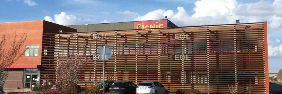 Industriel/Logistique dans Houplines à louer - Photo de l’immeuble – Image 1 sur 8