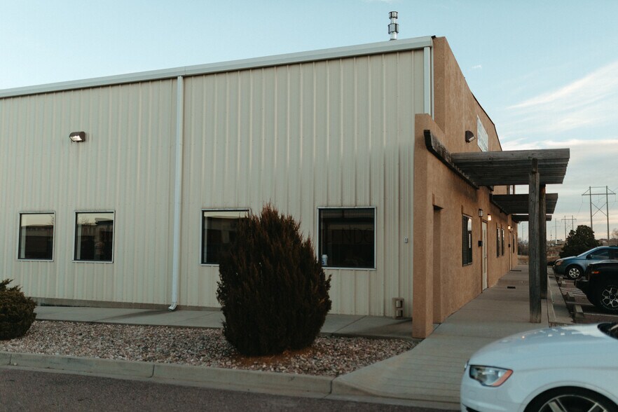 7049 Bandley Dr, Fountain, CO à louer - Photo de l’immeuble – Image 3 sur 7