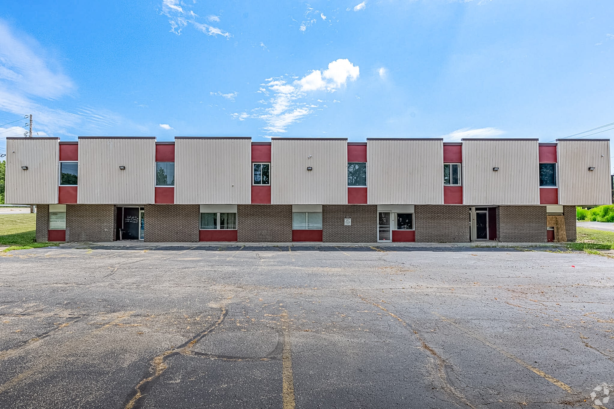 4999 Northcutt Pl, Dayton, OH à louer Photo de l’immeuble– Image 1 sur 11