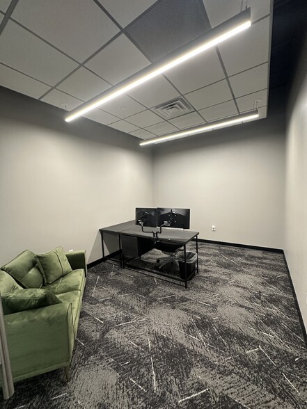 300 N Mead St, Wichita, KS à louer - Photo de l’immeuble – Image 3 sur 6