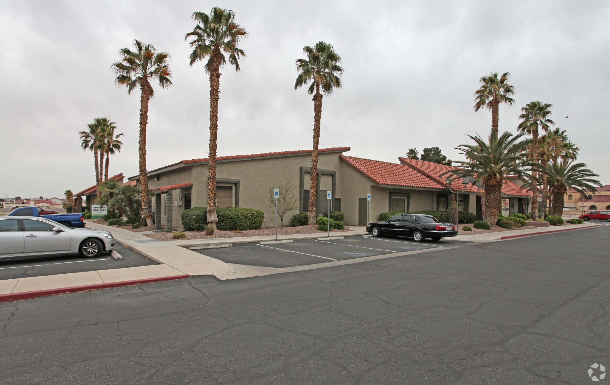 3650 S Eastern Ave, Las Vegas, NV à louer Photo principale– Image 1 sur 4