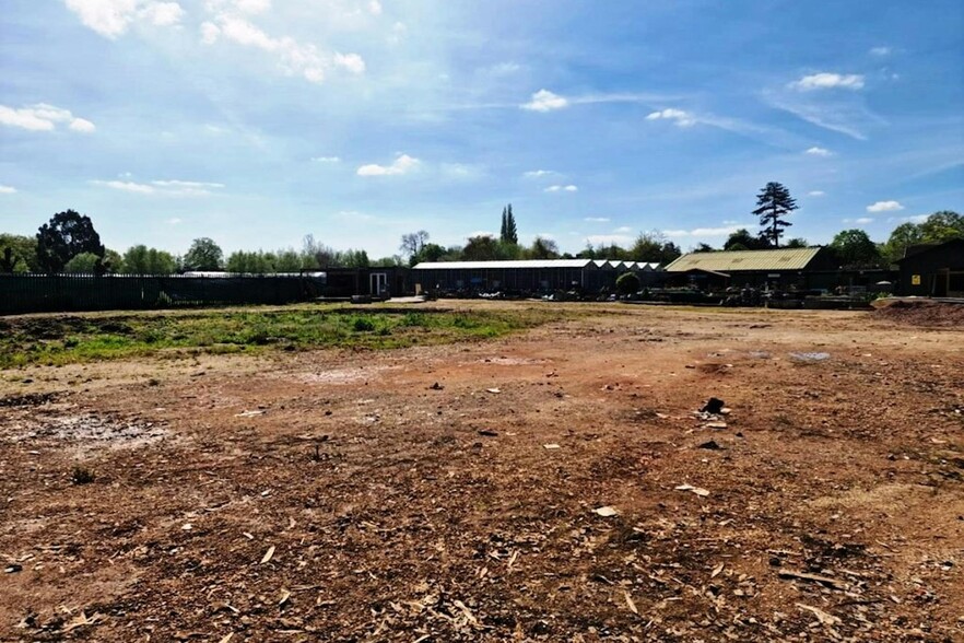 1-2 Sherfield On Loddon Garden Centre, Wildmoor Ln, Hook à louer - Photo de l’immeuble – Image 3 sur 4