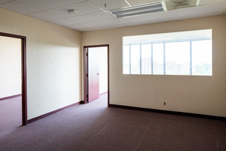 300 E Joppa Rd, Towson, MD à louer Photo intérieure– Image 2 sur 3