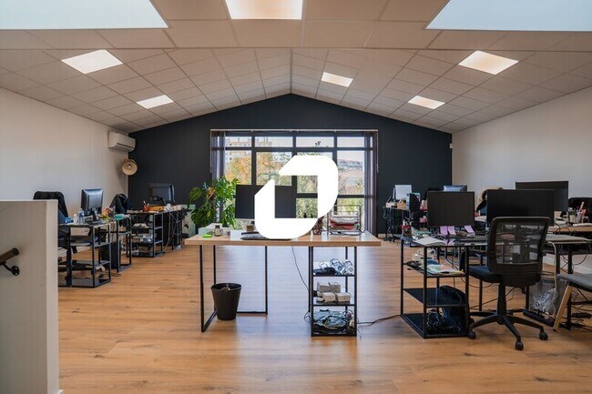 Plus de détails pour Bureau à vendre