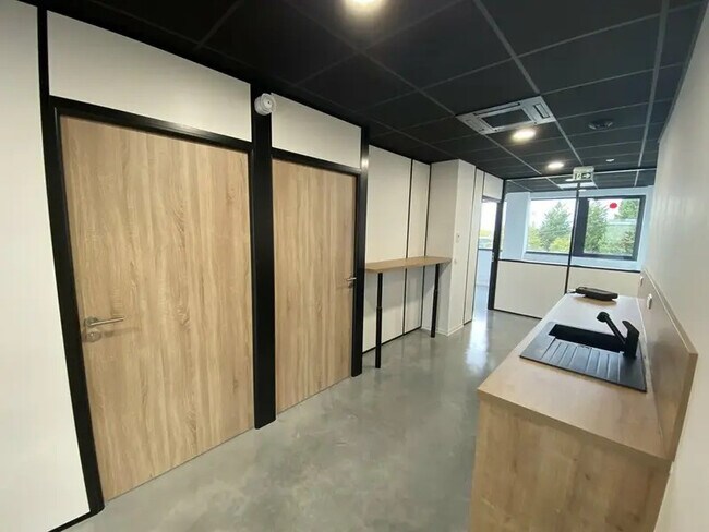Plus de détails pour Bureau à louer