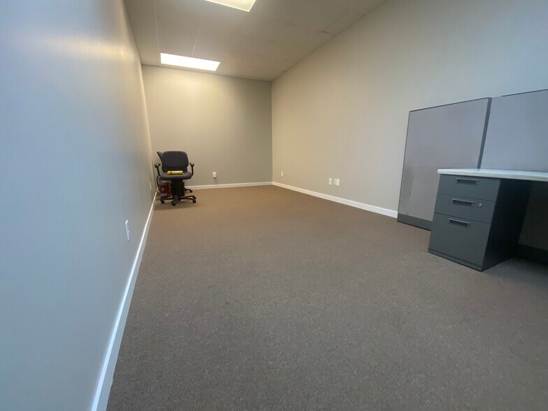 1 Corporate Center Dr W, Broadview Heights, OH à louer - Photo de l’immeuble – Image 3 sur 14