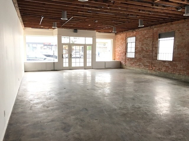 236 S Robertson Blvd, Beverly Hills, CA à louer - Photo de l’immeuble – Image 2 sur 11