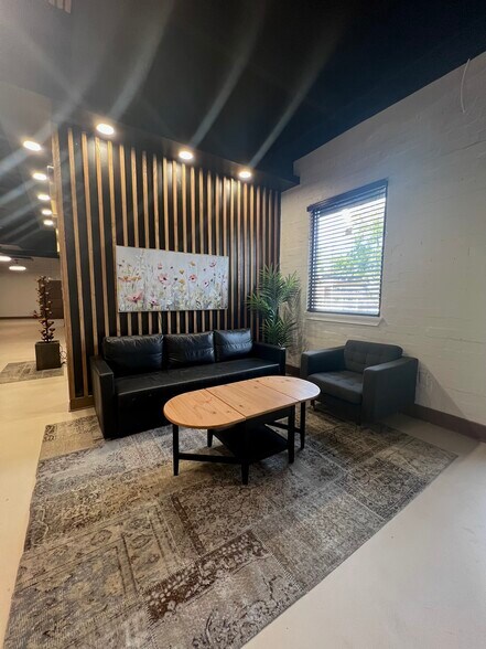 2140 Dennis St, Jacksonville, FL à louer - Photo intérieure – Image 3 sur 35