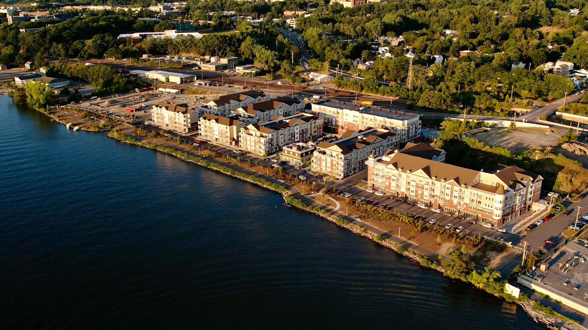 10 Dutchess Landing, Poughkeepsie, NY à louer Aérien– Image 1 sur 4