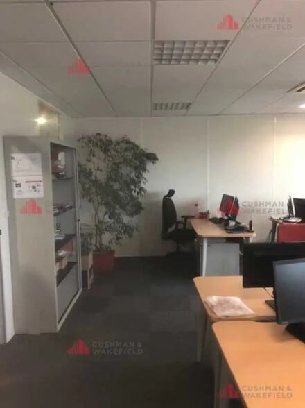 Bureau dans Besançon à vendre - Photo de l’immeuble – Image 3 sur 4