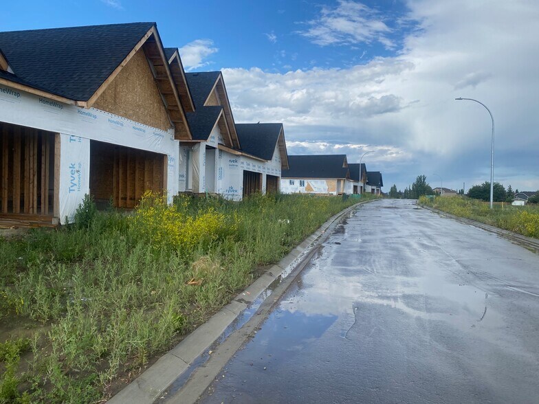 100 Scarlett Ranch blvd, Carstairs, AB à vendre - Photo de l’immeuble – Image 3 sur 10