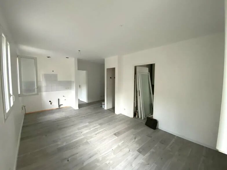 Bureau dans Antibes à louer - Photo de l’immeuble – Image 2 sur 4