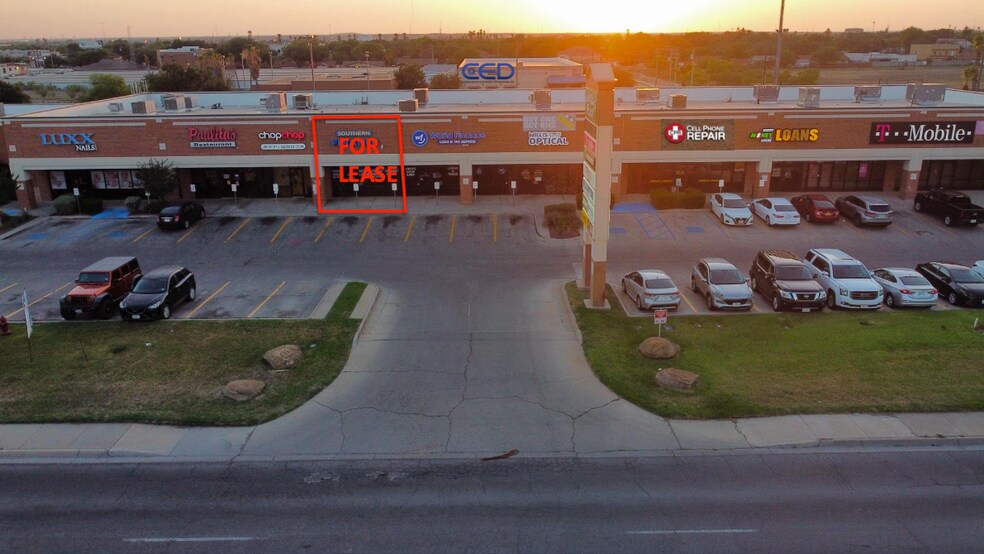 5110 McPherson Rd, Laredo, TX à louer - Photo de l’immeuble – Image 2 sur 10