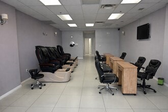 11769 Jasper Ave, Edmonton, AB à louer Photo intérieure– Image 2 sur 5