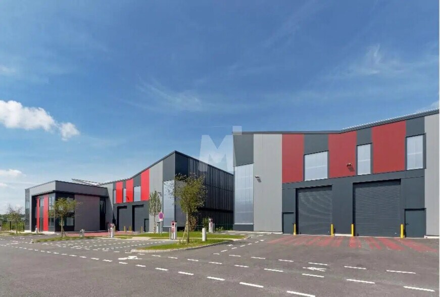 Local d’activités dans Limeil-Brévannes à louer - Photo de l’immeuble – Image 1 sur 10