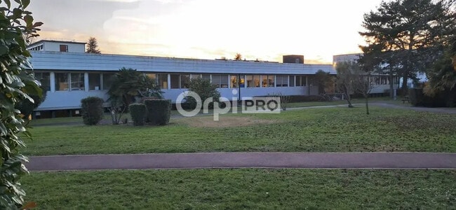 Plus de détails pour Bureau à louer