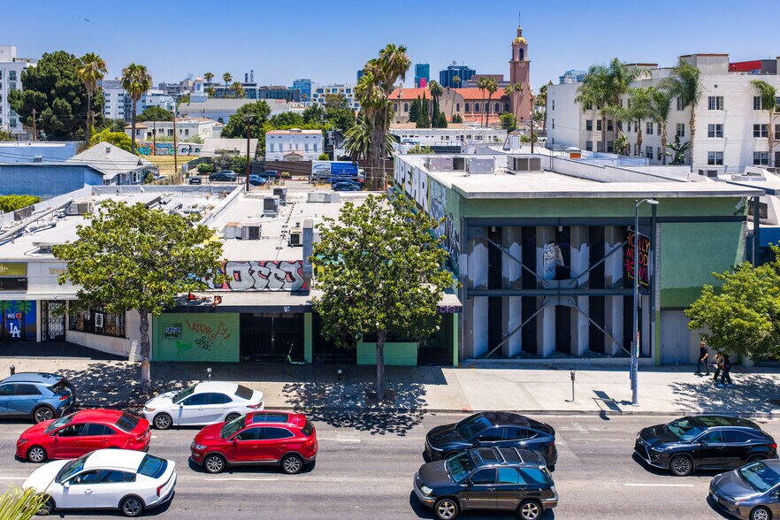 1536 N Highland Ave, Los Angeles, CA à vendre - Photo de l’immeuble – Image 3 sur 6