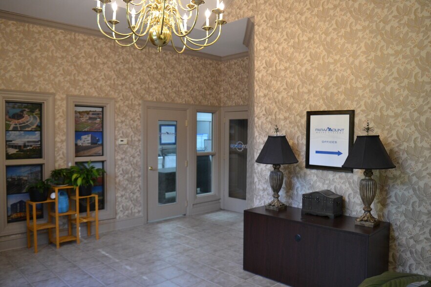 500 Pleasant Valley Dr, Little Rock, AR à louer - Photo de l’immeuble – Image 2 sur 6