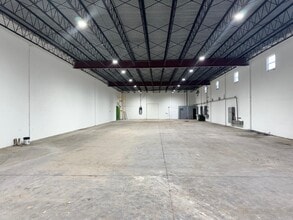 14935 NW 27th Ave, Opa Locka, FL à louer Photo intérieure– Image 2 sur 12